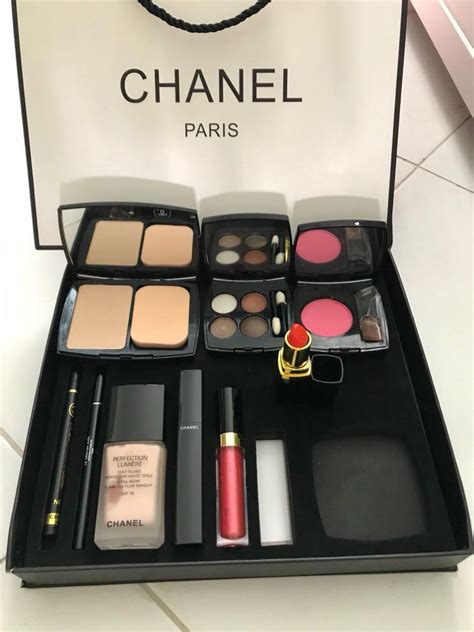 mini chanel makeup pouch|chanel full makeup kit.